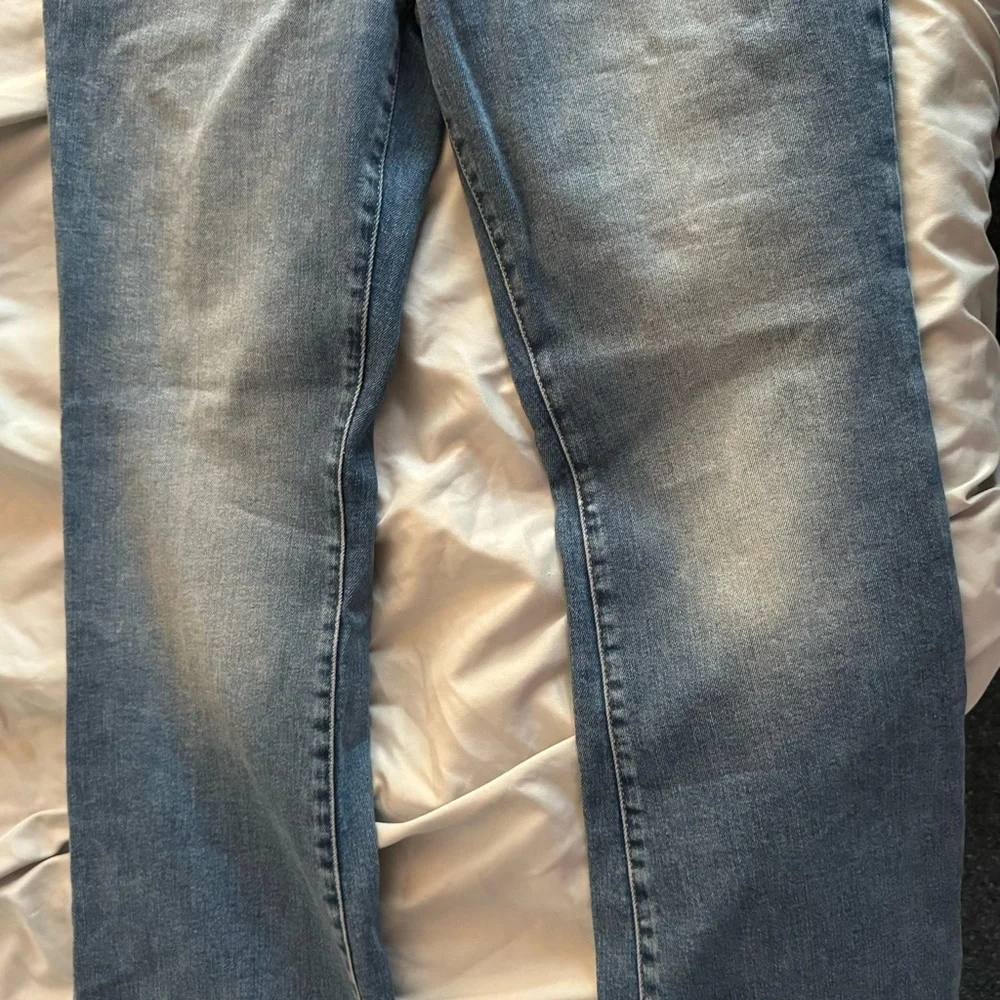 Unworn Good American jeans size 14 x 32. - Picture 3 of 6